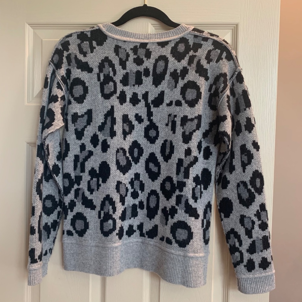 Aqua Cashmere Gray/Black Print Sweater sz S - Picture 3 of 3